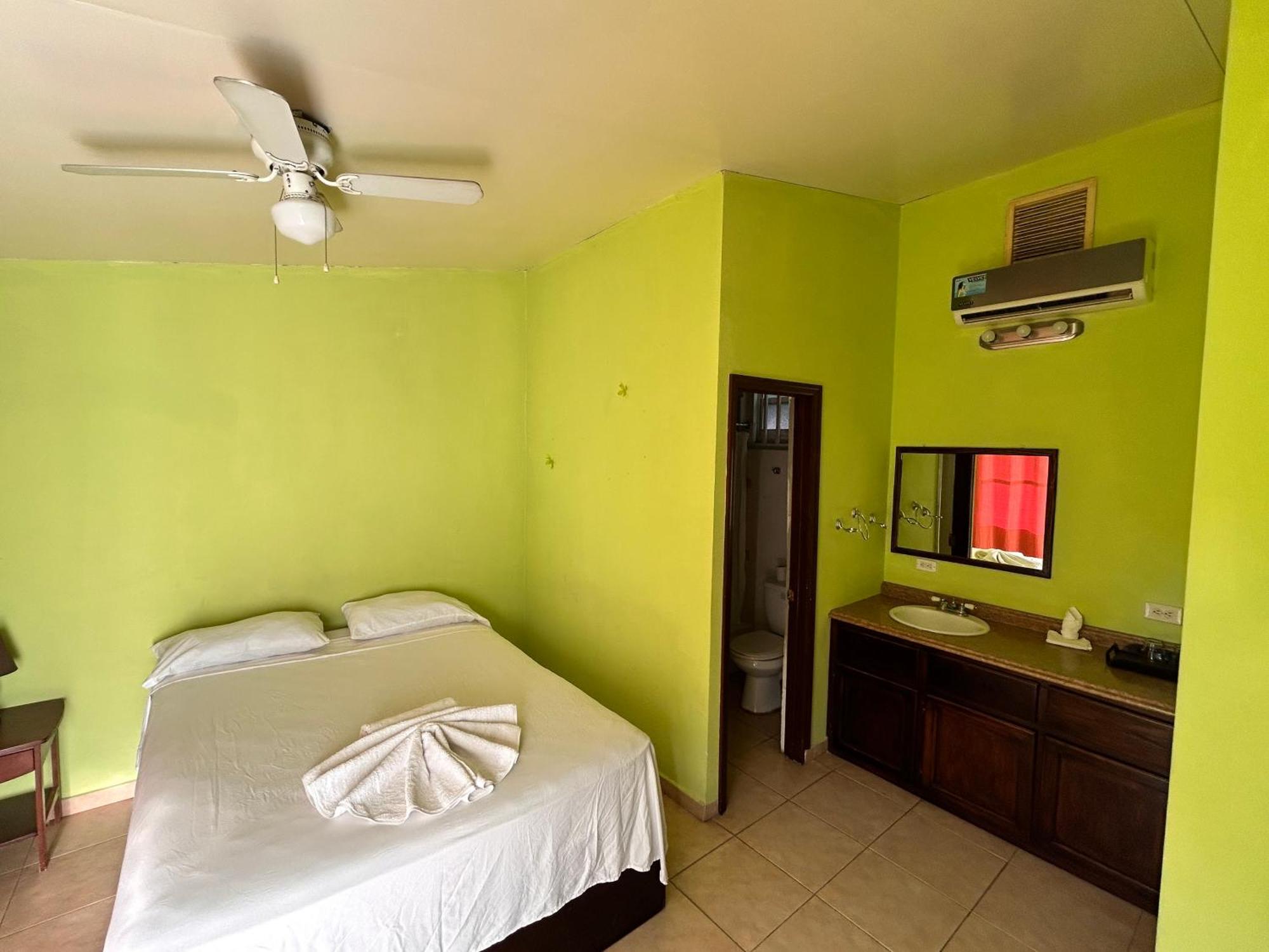 Arawak Hotel Leogane Экстерьер фото