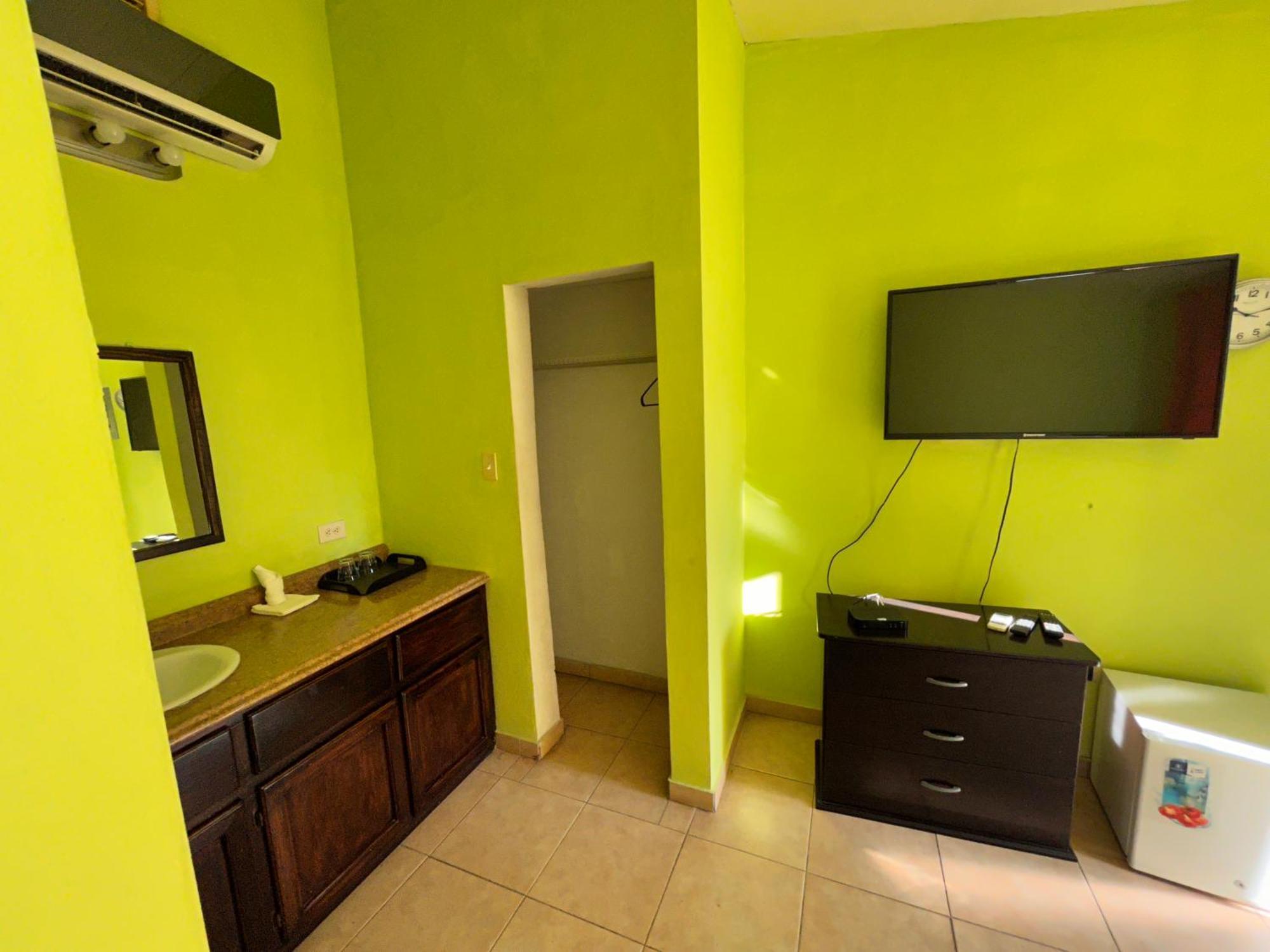 Arawak Hotel Leogane Экстерьер фото